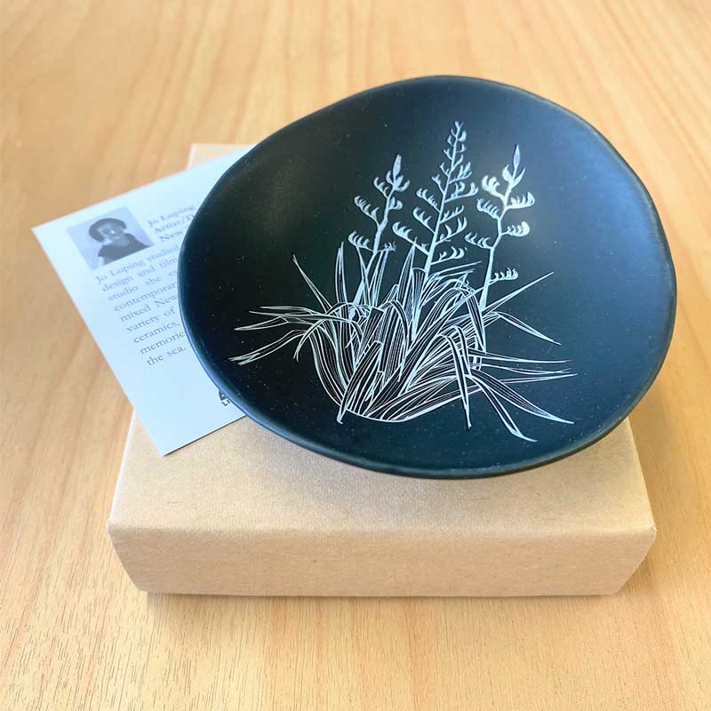 Jo Luping Small Porcelain Harakeke Bowl (10cm) | Koop.co.nz