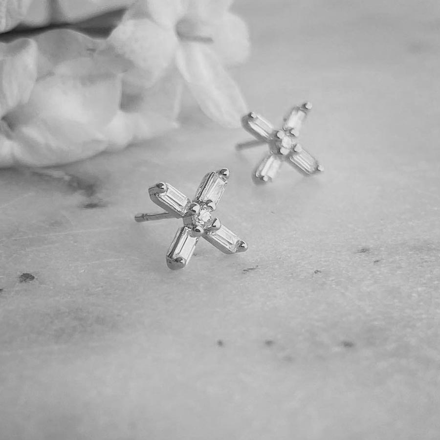 Lindi Kingi Silver Bloom Studs | Koop.co.nz