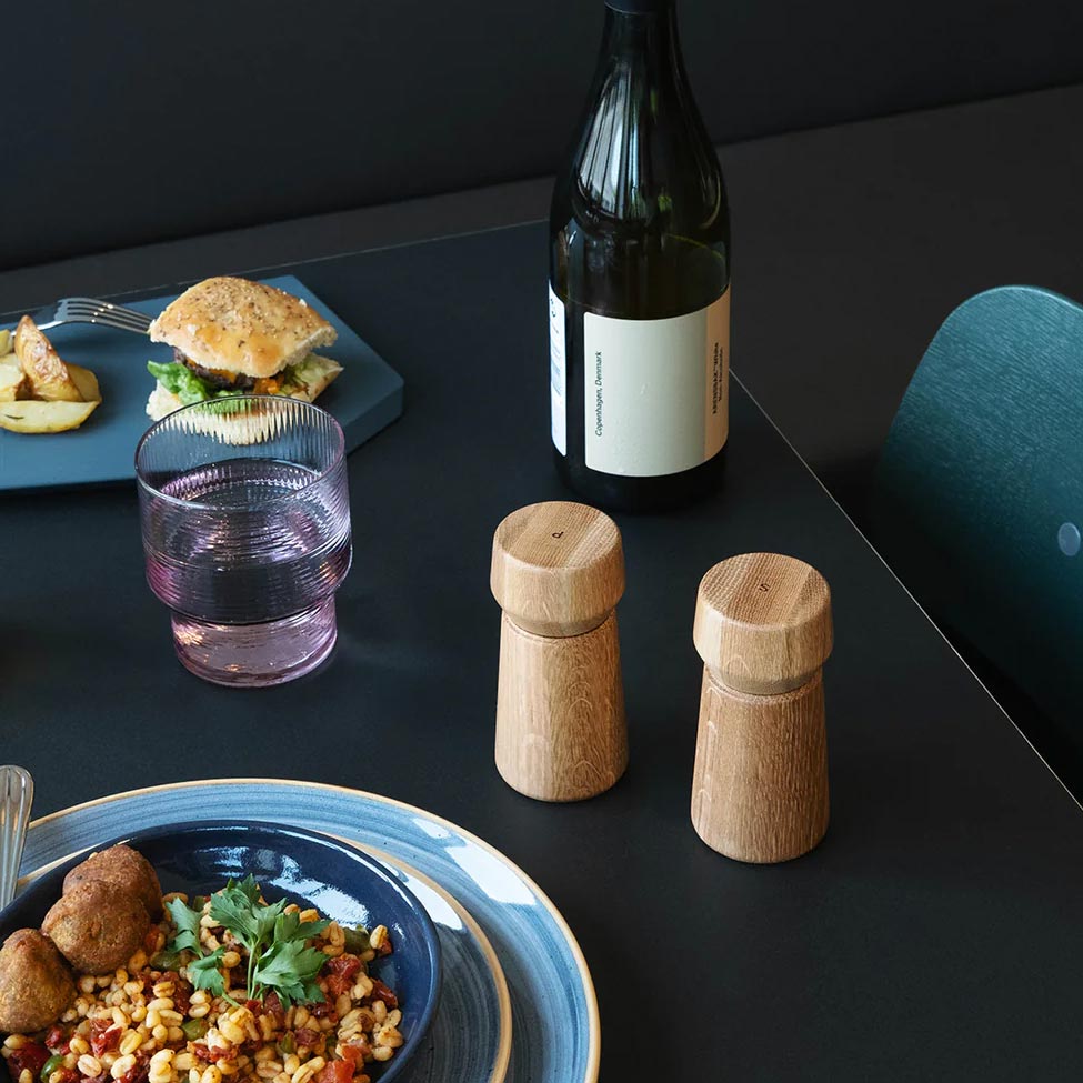 Amsterdam Salt & Pepper Mill Set - Natural Oak (11cm)