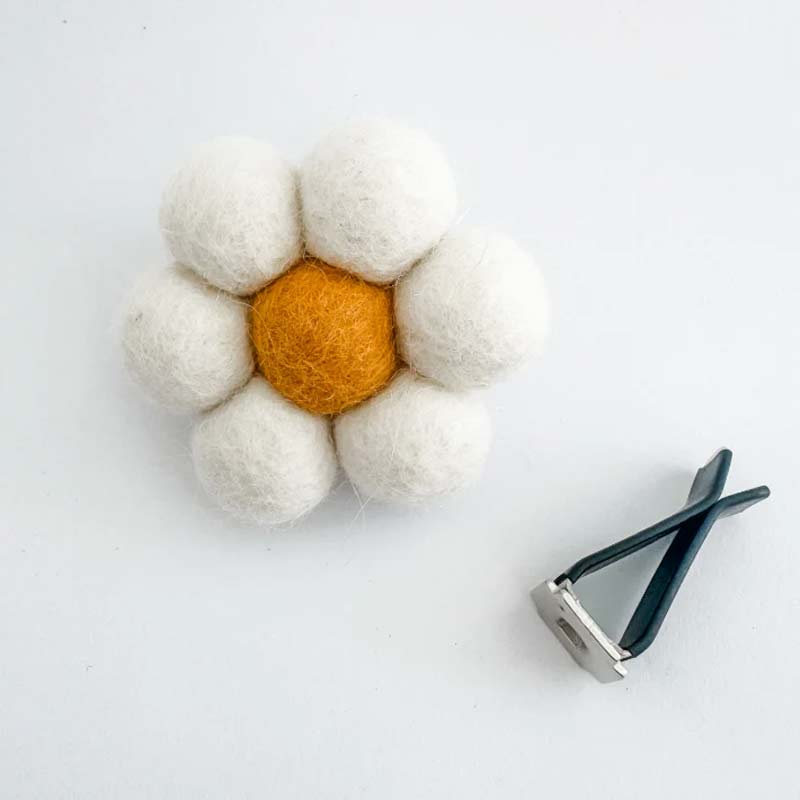 Store17 NZ Wool Daisy Car Vent Air Freshener | Koop.co.nz