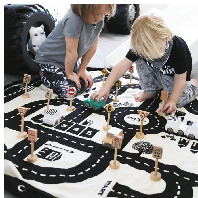 Play & Go Roadmap Thunderbolt Storage Bag & Play Mat - Large | Koop.co.nz