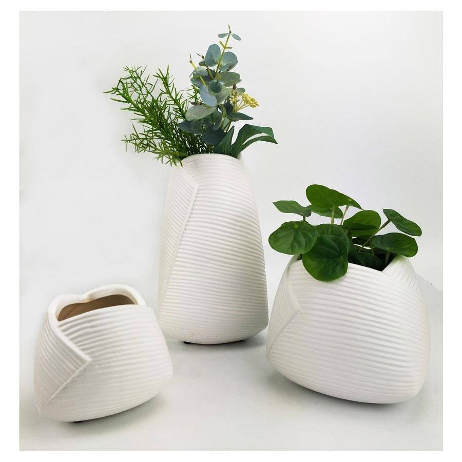 Urban Products Jocelyn Vase - White (25.5cm) | Koop.co.nz